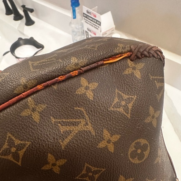 Authentic Louis Vuitton, that’s been refurbished and wallet - Picture 11 of 16